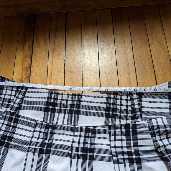 Shein Curve Plaid Print Pleated Skirt - Picture 4 of 7